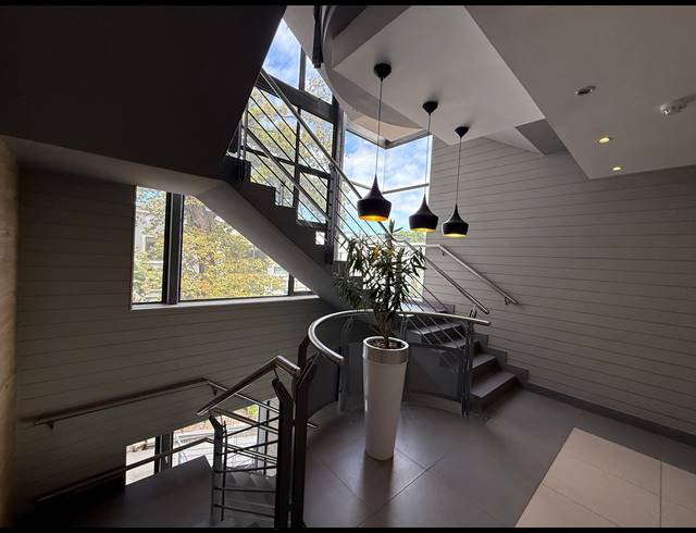 310M² OFFICE TO LET IN NEWLANDS
